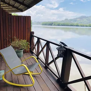 Homestay Gayang Friendly Water House, Kota Kinabalu